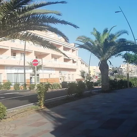 La Avenida Playa La Arena