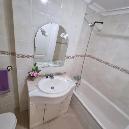 Apartamento La Avenida Playa La Arena