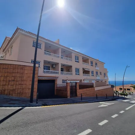 La Avenida Playa La Arena Puerto de Santiago (Tenerife)